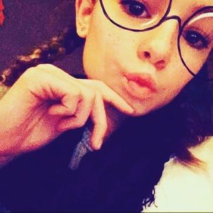 Meet your Posher, Kaytlin